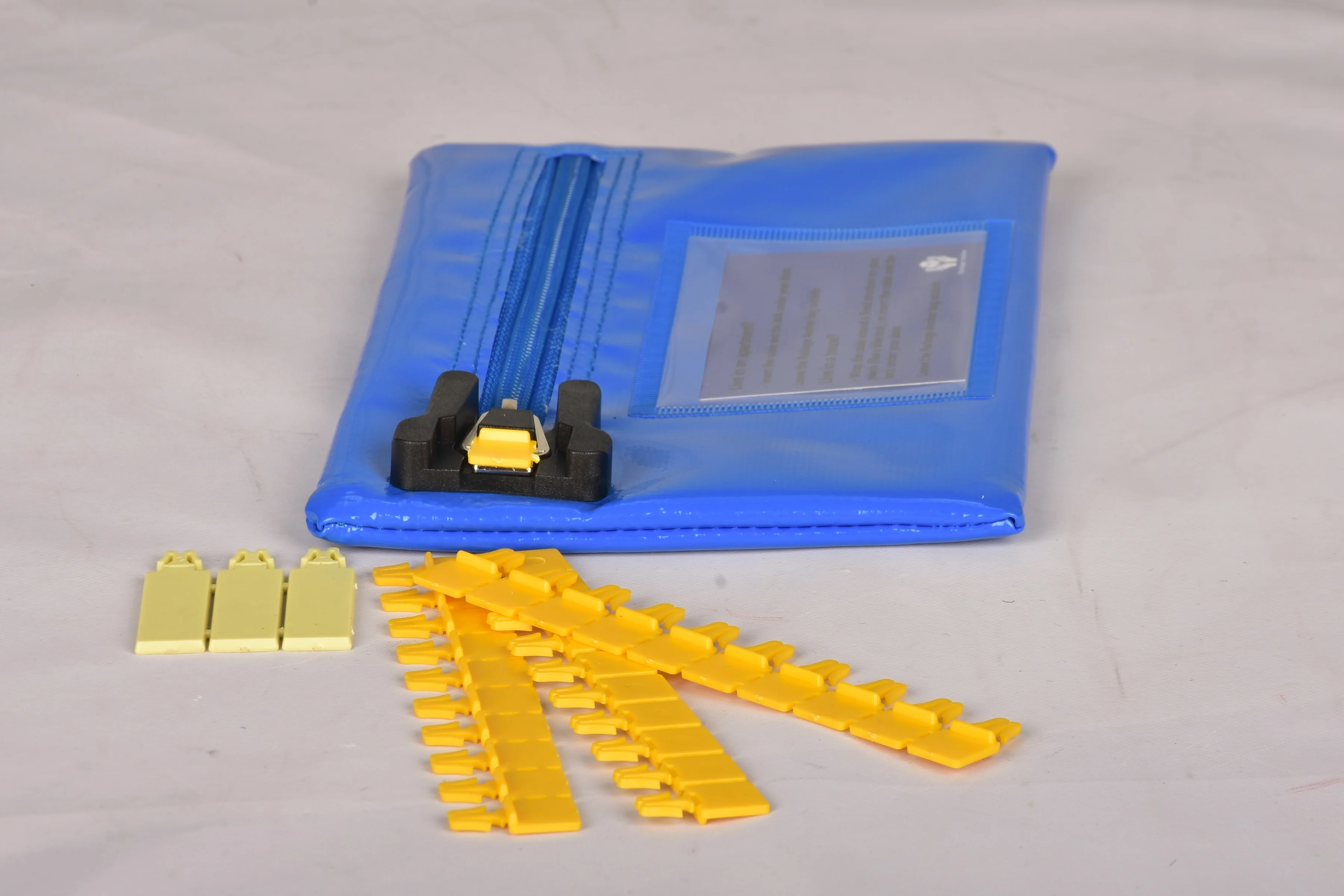 2024 Custom Logo Security Bank Bags with Zipper and Seal Lock Waterproof Lockable Pouch Lockable Cash Bag for Bank Deposits