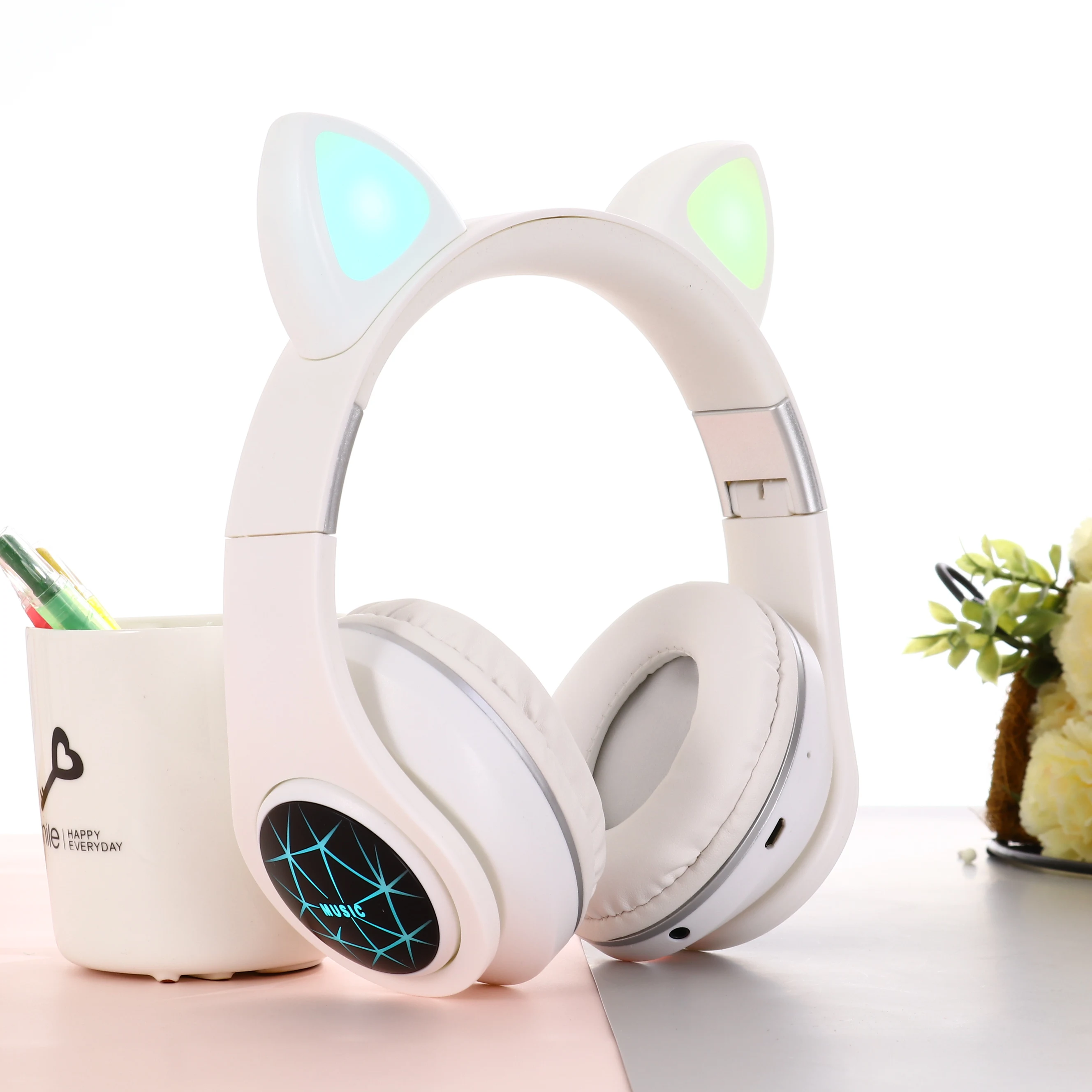 
2021New Hot Game Among Headphones hifi headphones led cat ear headphones 