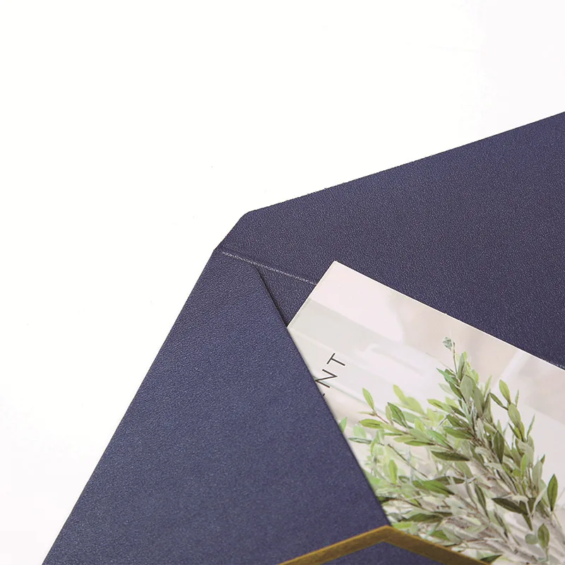 Custom black cardboard recycled envelope hotel key card envelopes with golden foil logo letter premium envelope paper kraft