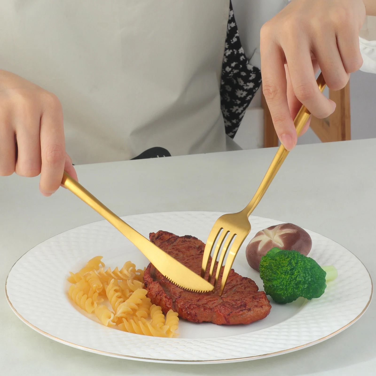 Рождественская современная роскошная матовая Золотая посуда нож вилка ложка позолоченная нержавеющая сталь 304 набор столовых приборов