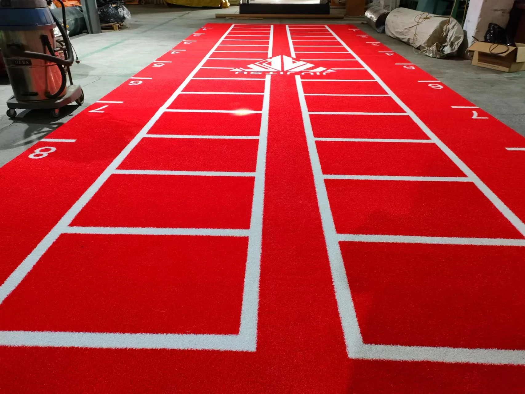 New design knee protection shock padded absorbing artificial grass astro turf for gym sports fitness flooring