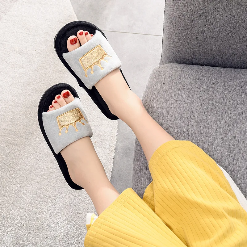 Casual Fluffy Slippers Women Home Flats Elegant Crown Designer Shoes Girls 2024 Fashion Cotton Open Toe Platform Slides House Ca