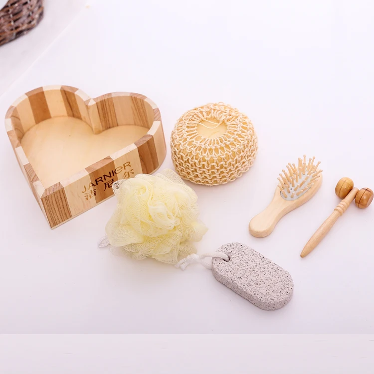 Promotional wood heart box 6pcs bath accessory set, Sisal sponge /comb Wooden box spa set /Bath Gift Set