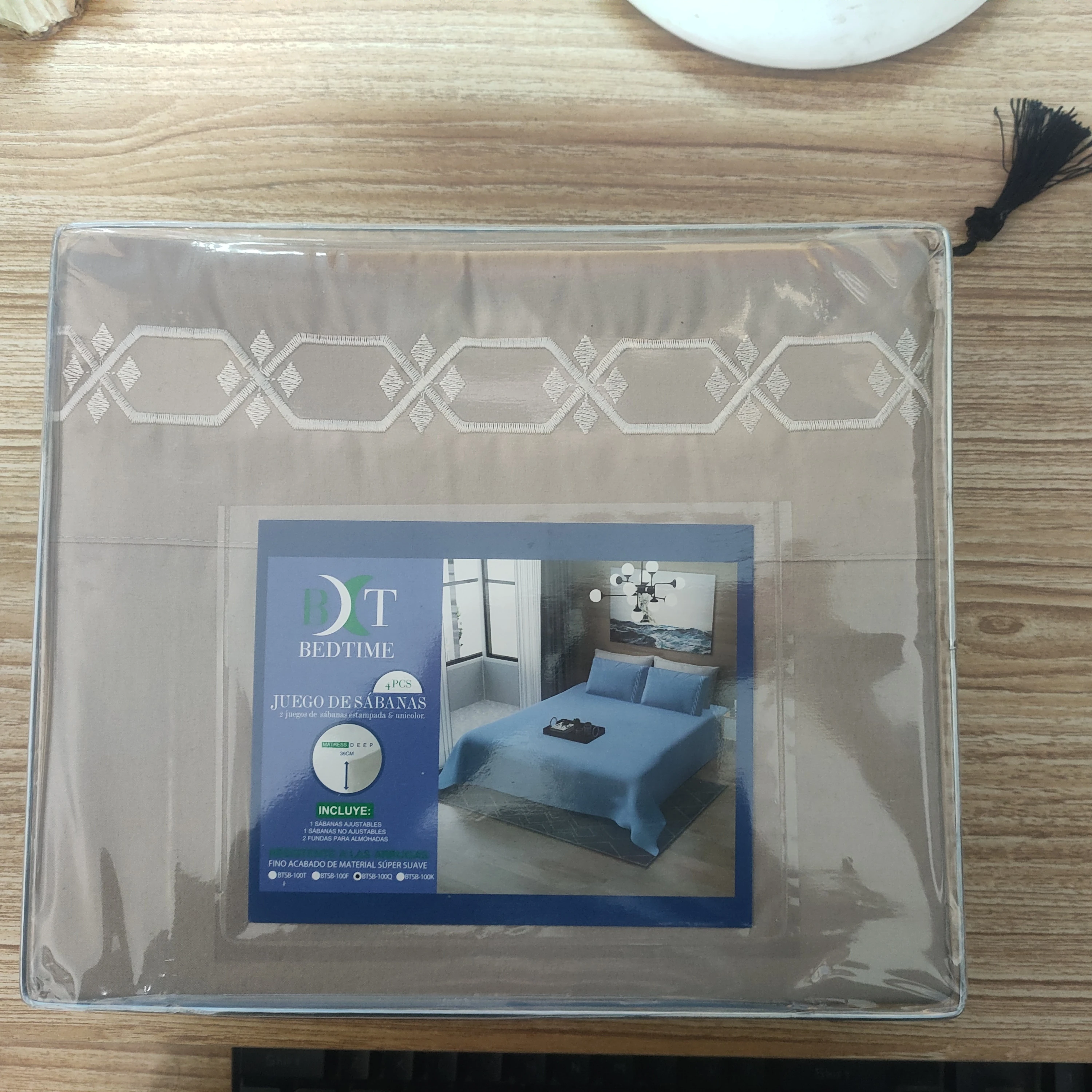 Cheap, soft and beautiful bed sheet or fitted sheet made by stock fabric 100% polyester microfiber for home