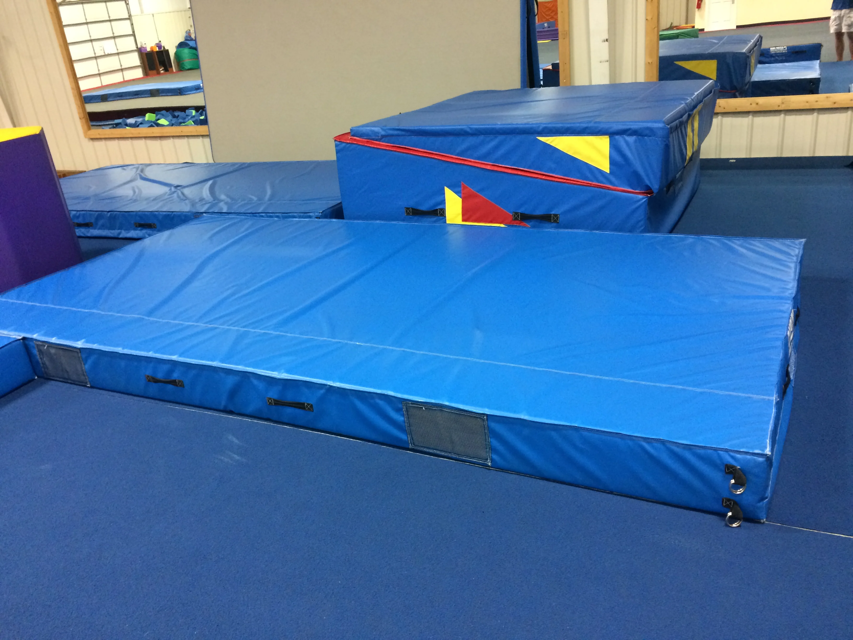 Factory high quality large crash mat large foam pit mat gymnastic landing mat for cheerleading exercise exported USA