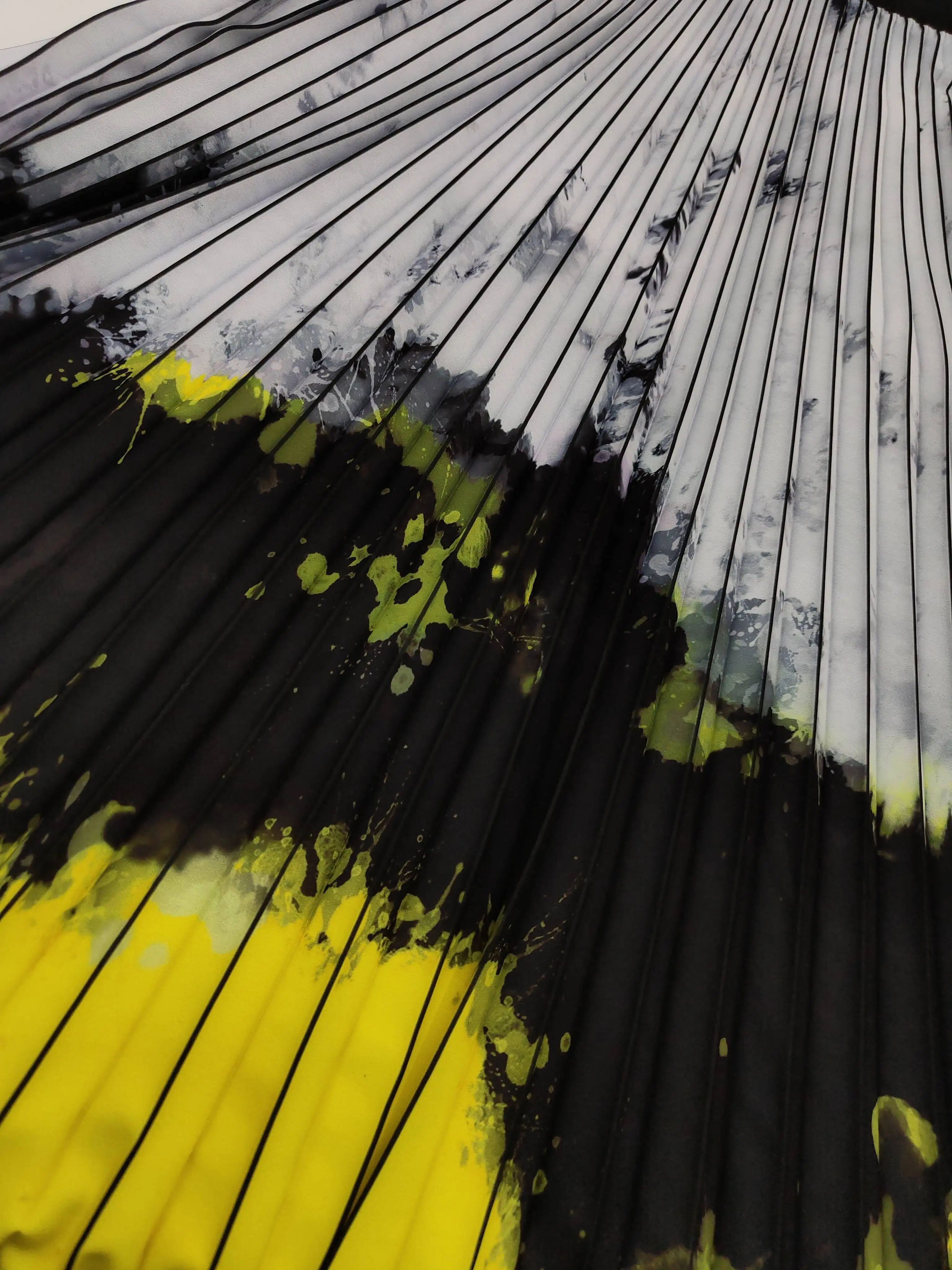 Soft Drooping 100 Polyester Printed Pure Plain Pleated Chiffon Crepe Fabric For Lady Skirt Pants