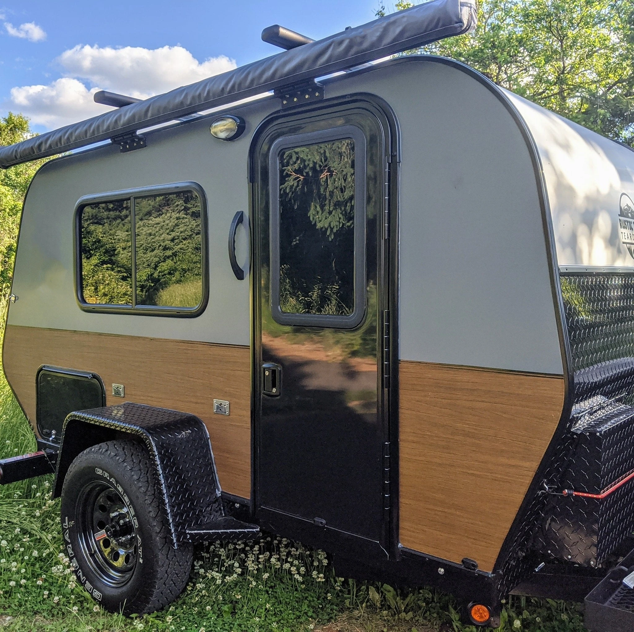 Компактный внедорожный караван производство rv camper туристические прицепы кемпинг трейлер с развлечениями для продажи