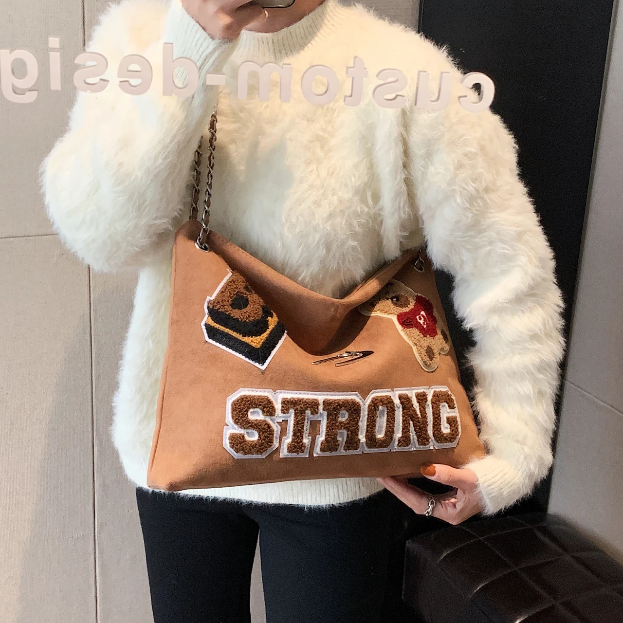 High quality commuter large capacity 2023 autumn/winter new suede vintage armpit niche all-in-one shoulder Tote bag