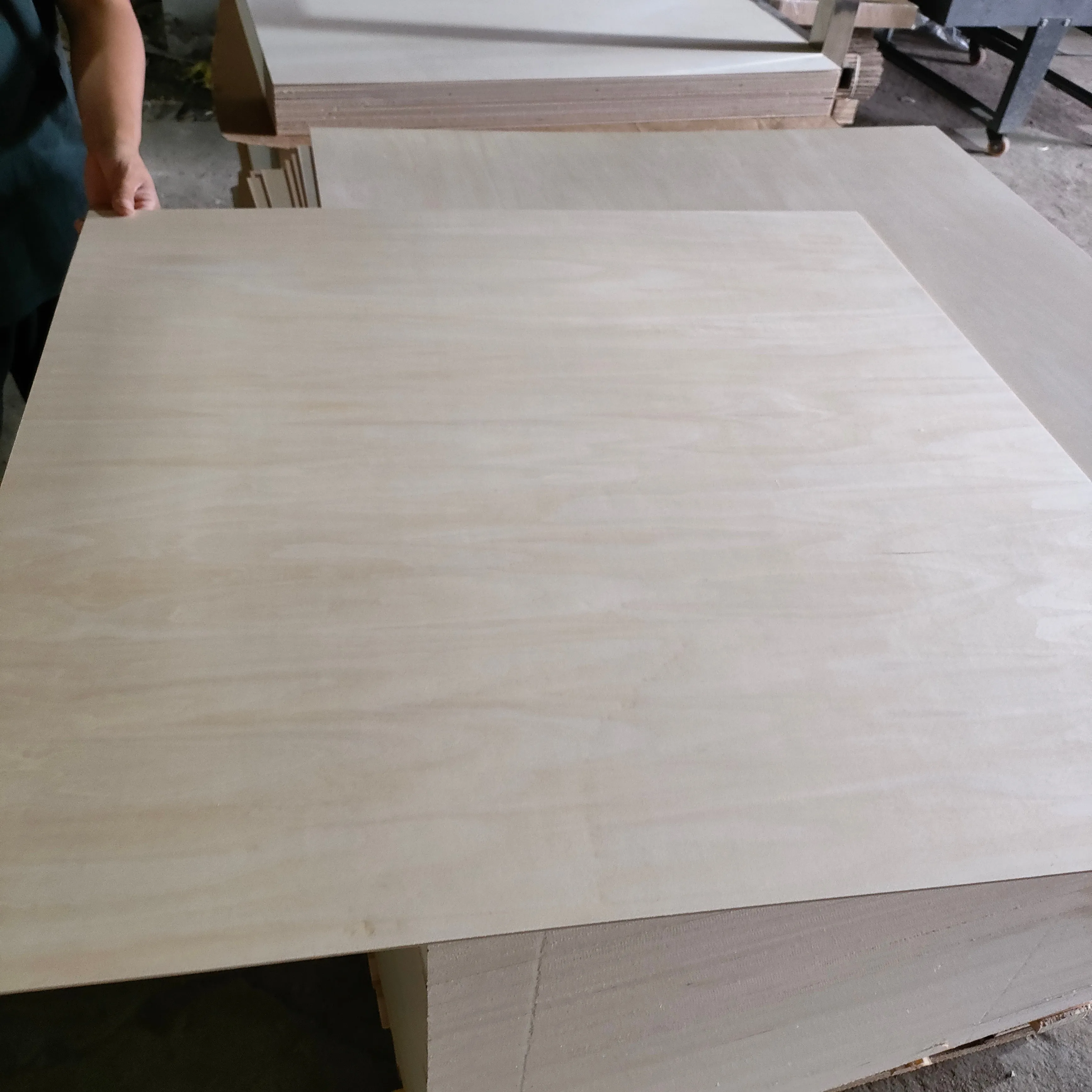 Laser Cutting Wood Baltic Birch Plywood Laser Ready CNC Cutting Scroll Saw Wood Burning basswood Poplar plywood