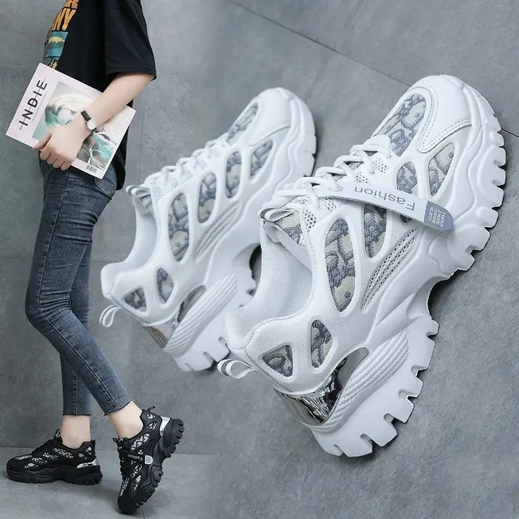 Wholesale fashion ladies girls hight increasing walking style sepatu white casual sport platform chunky sneakers shoes for women