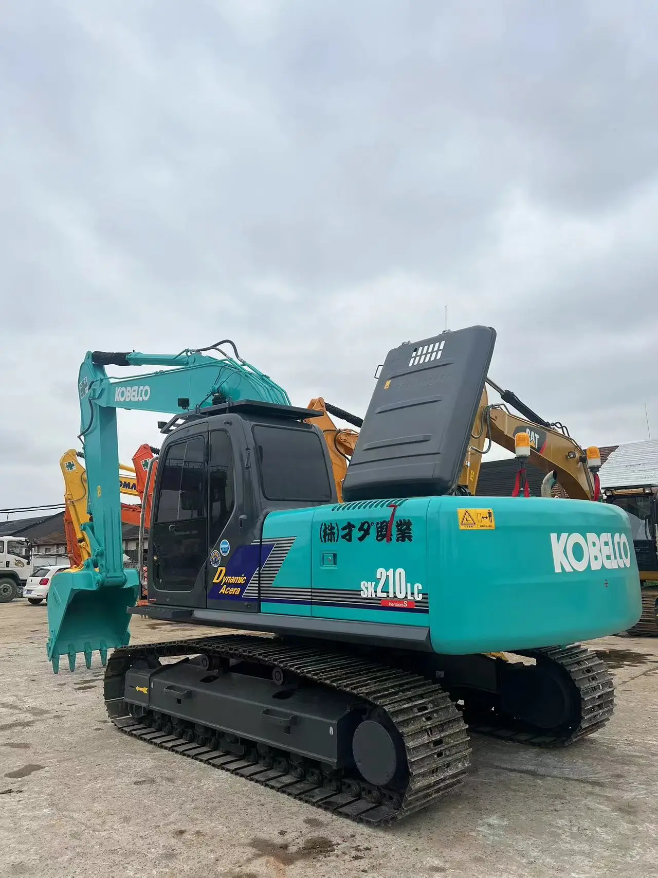 Japan  retro excavadora kobelco SK210LC-6 excavator 21 TON/20 TON sk200  SK210 digger excavadora usada for sale in Shanghai yard