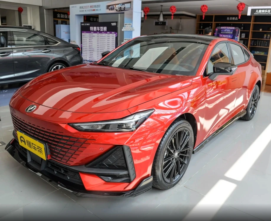 Changan Uni-v 2023 1.5t Changan Univ New Car Changan Uni V Auto Trade/Voiture