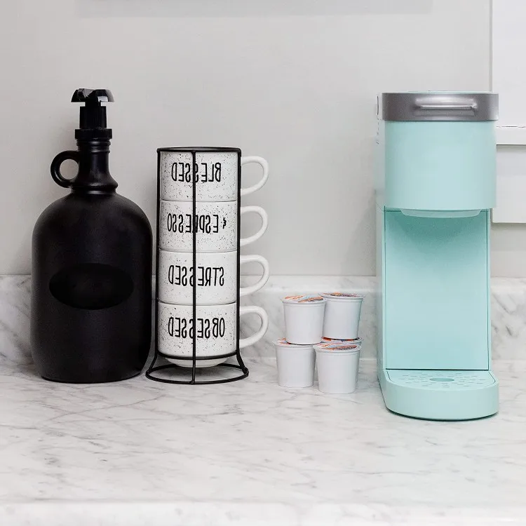 Wholesale matte black 2L 64oz Kitchen Condiment Glass Syrup Sauces Honey Liquid Dispenser For Kitchen With Food Grade Black Pump