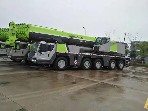 Chinese Famous Brand New ZAT2000V 200 Ton All Terrain Crane Truck Crane Mobile Hydraulic Crane With Good Performance