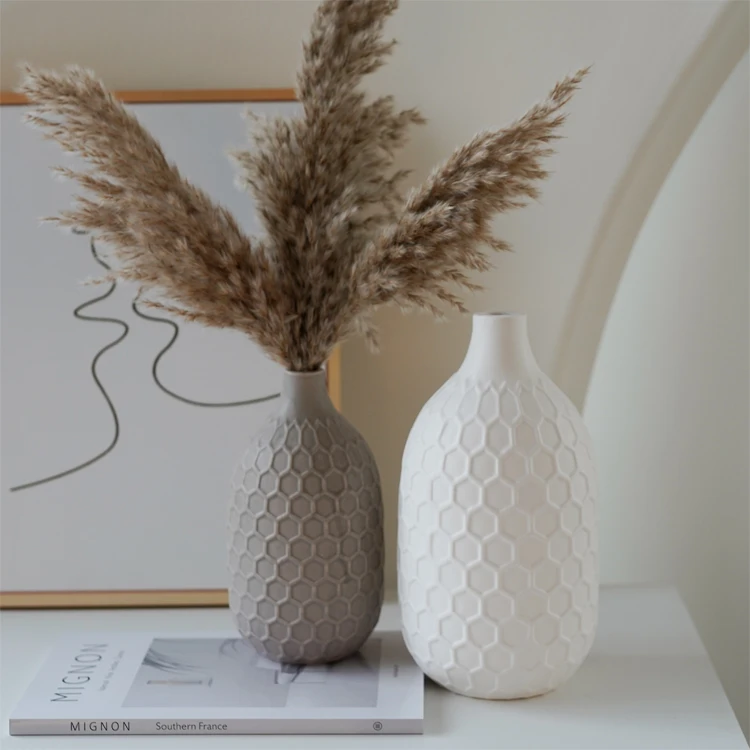 Creative Customizable  Ceramic Vase Modern Porcelain Wedding Tabletop Decoration with Honeycomb Pattern for Home Use