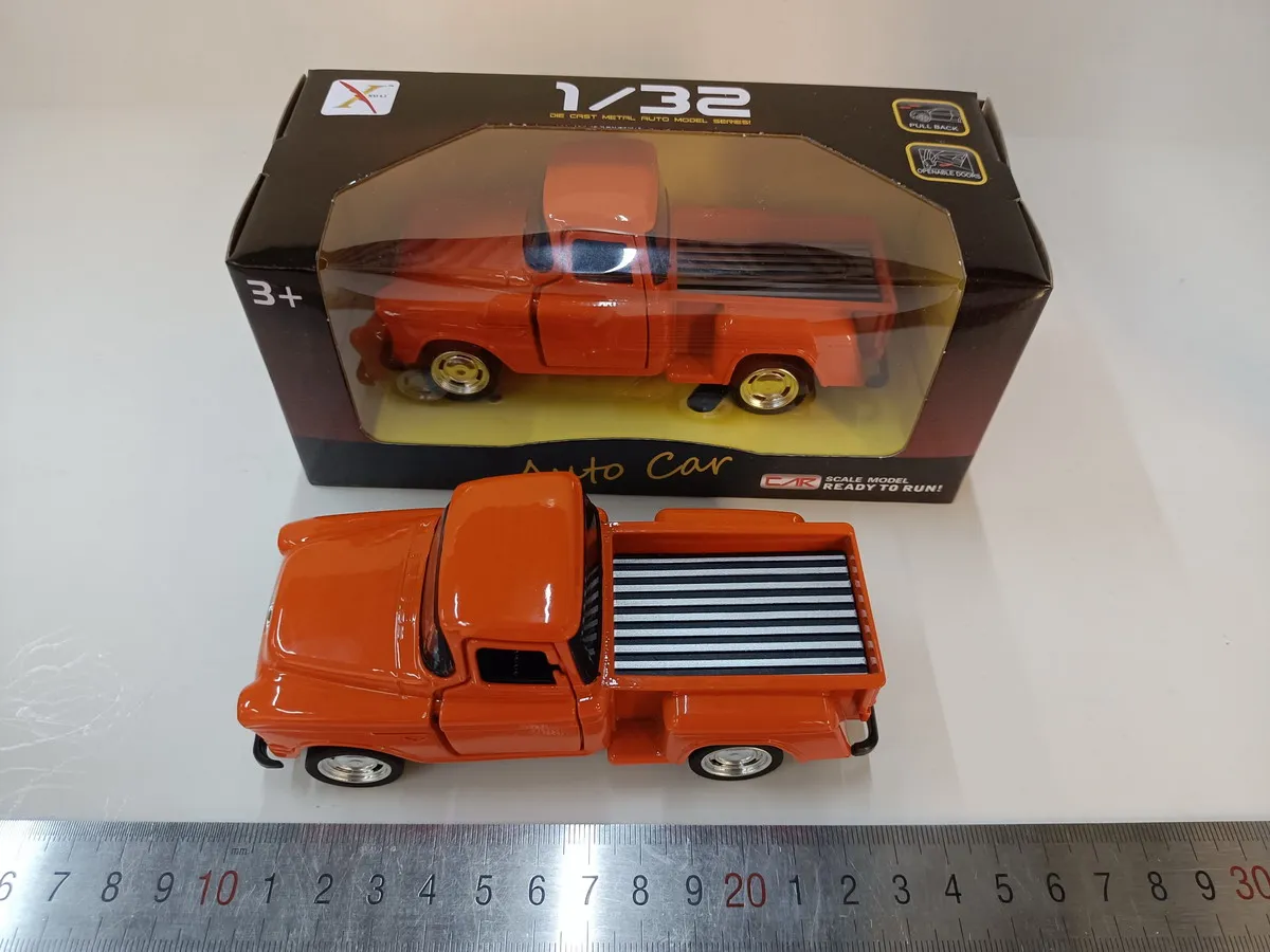 Wholesale Custom 1:32 scale old style Die Cast pickup vintage Car Toys for kids