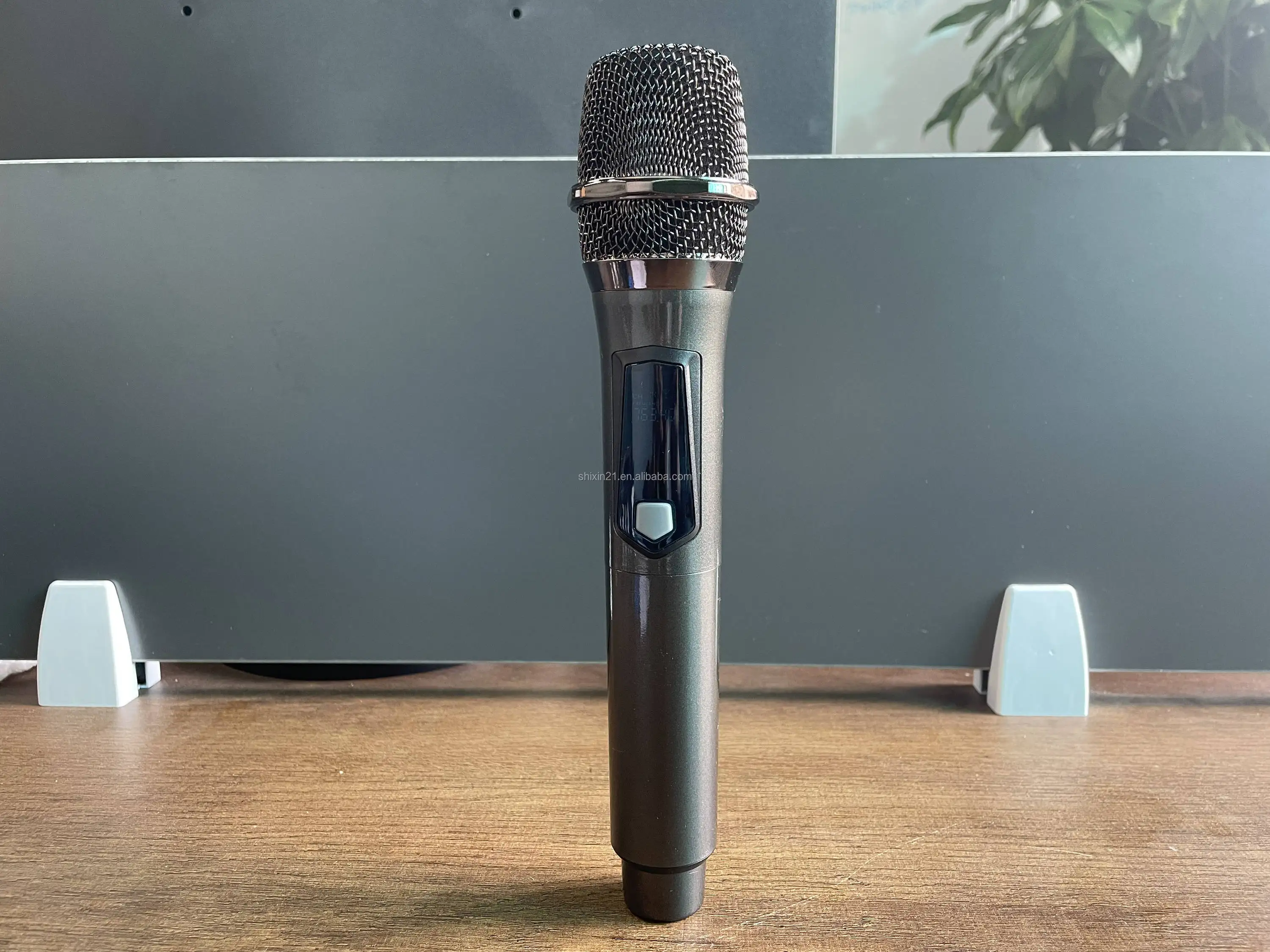 E3 Professional FM Handheld Wireless Dynamic Mic Anti interference microfone Beta Condenser Wireless Microphone