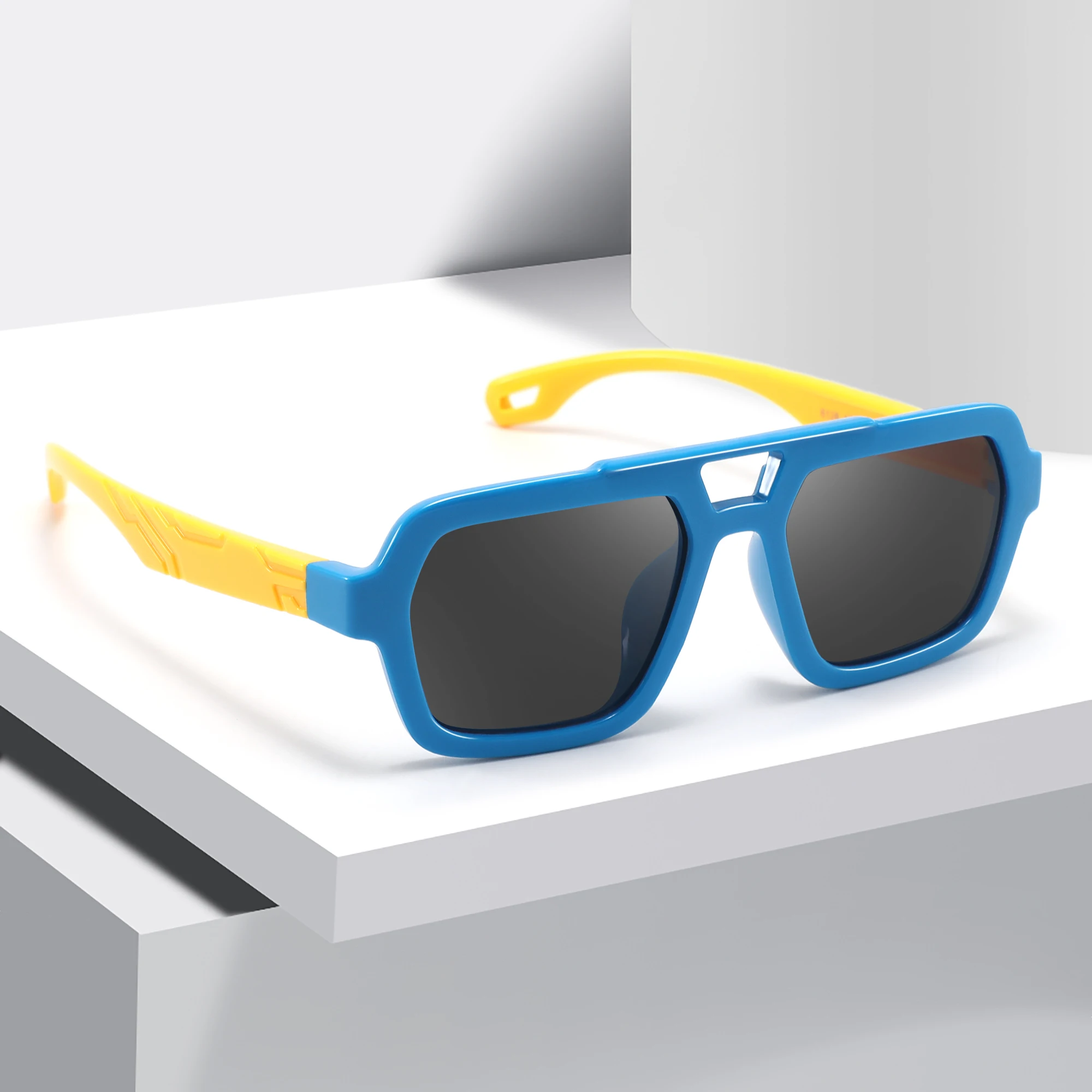 CONCHEN hot selling PC frame sunglasses AC lenses Double bridge sun glasses for kids cheap factory sunglasses boys girls 2024