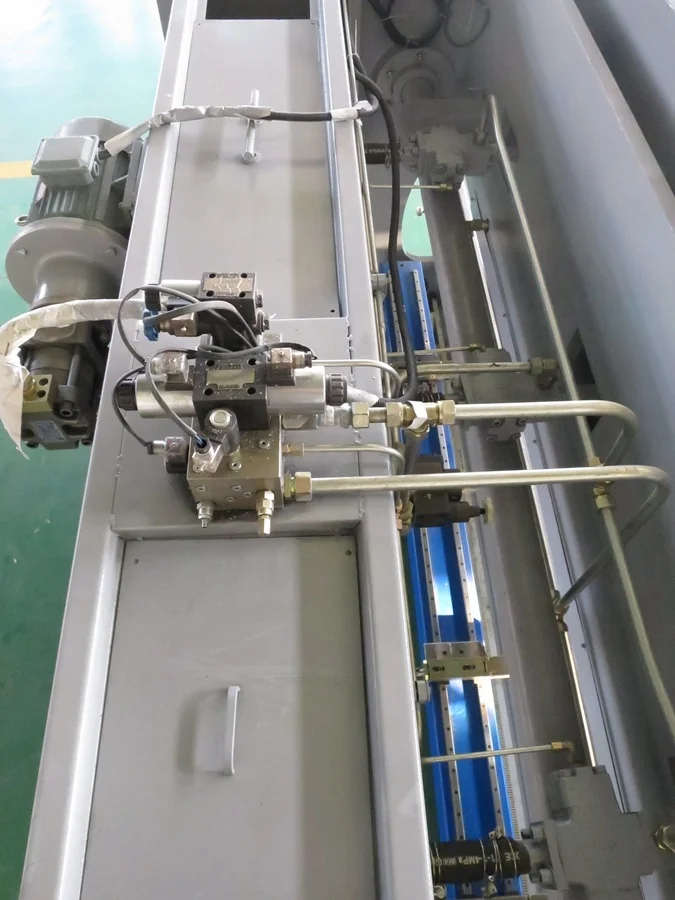 High precision QC11Y-12x4000 CNC automatic pneumatic metal sheet cutter hydraulic guillotine shearing machines manufacturers