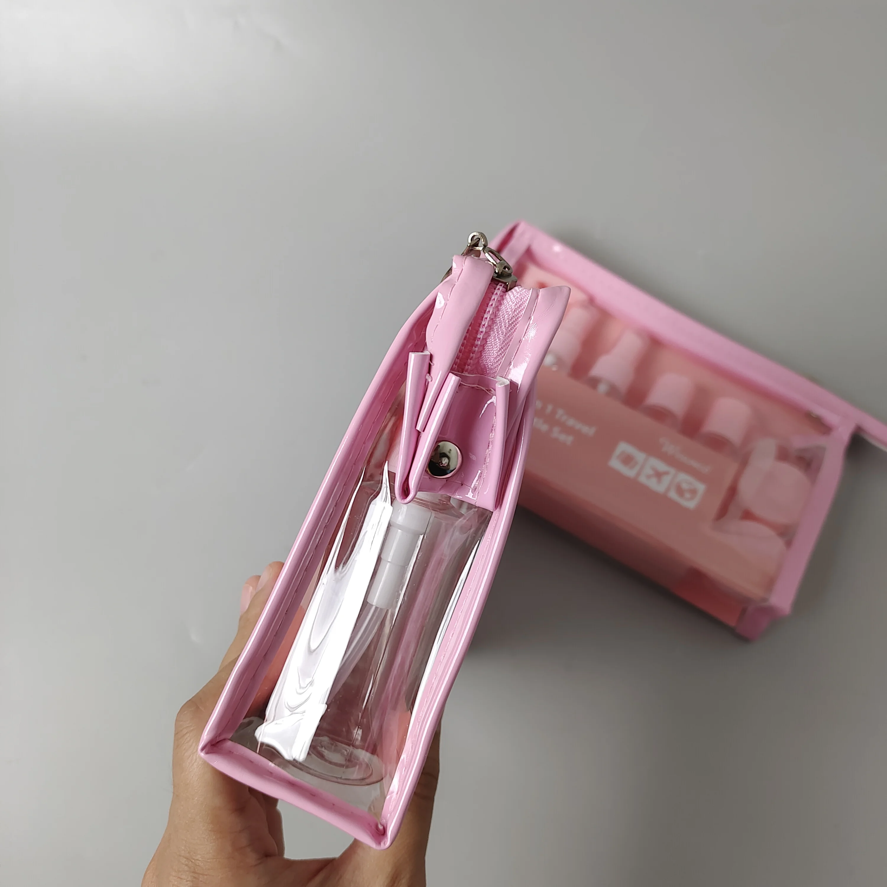 cosmetic plastic bottle set customized printing logo travel bottles set for toiletries