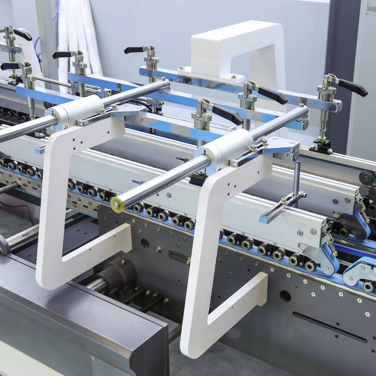 GAOKE High-Speed 300m/min 4 lines E flute carton custom box folder gluer making machine GK-1100-AS-Y