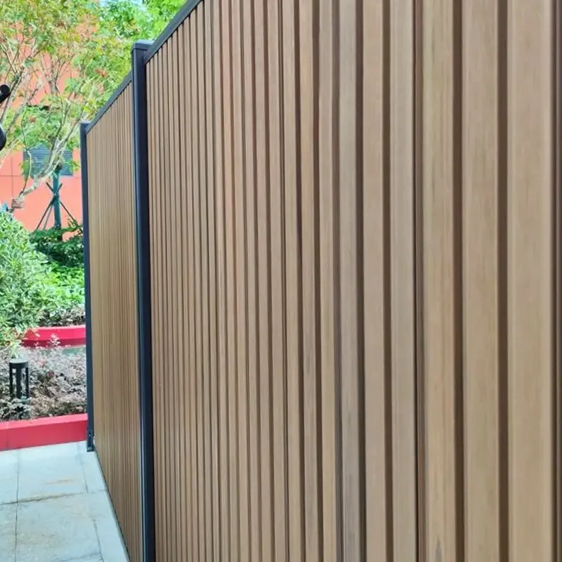 Composite wooden wpc yard slat fencing wood plastic privacy villa screen fence panel
