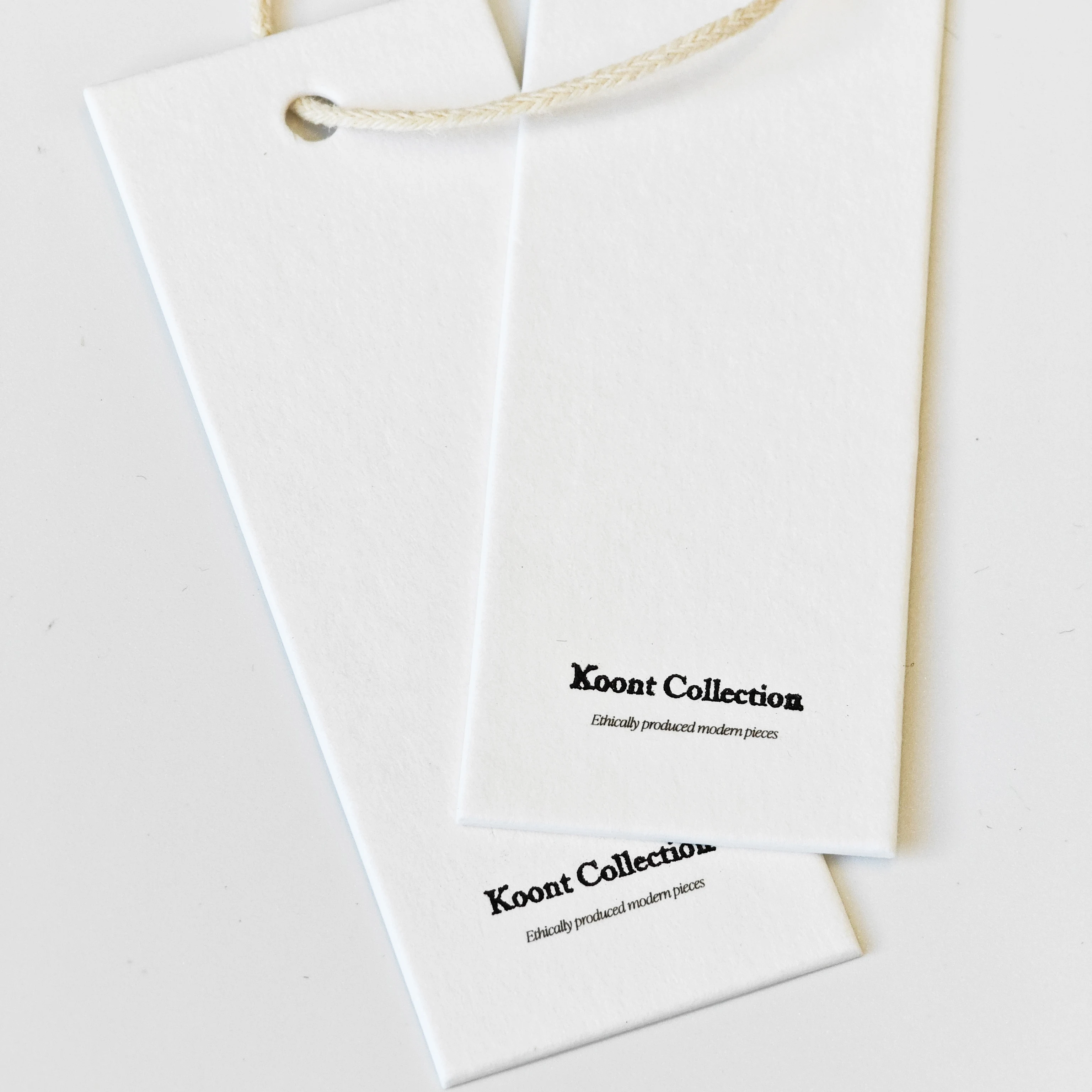 fashion design branding name logo 350gsm white cardboard hang tag for necktie customized matte finish clothing label name tag