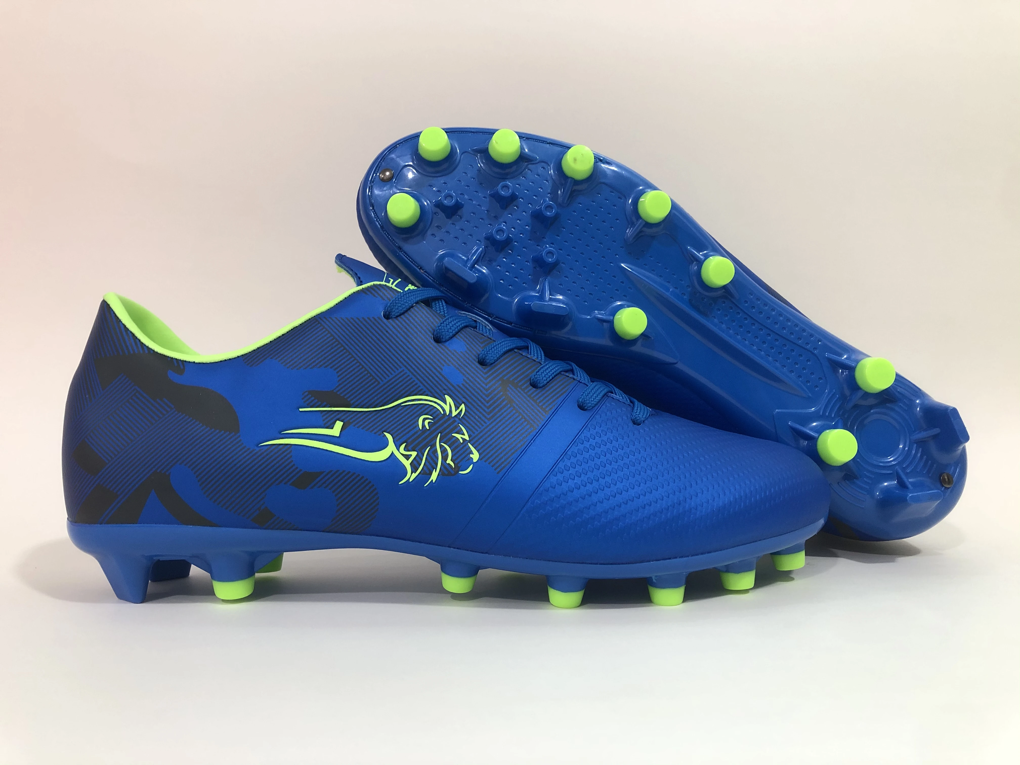 
Sports Kids Football Boots Soccer Shoes Custom 2021 Turf outdoor for Men Boys Fashion unisex soccer boots 
