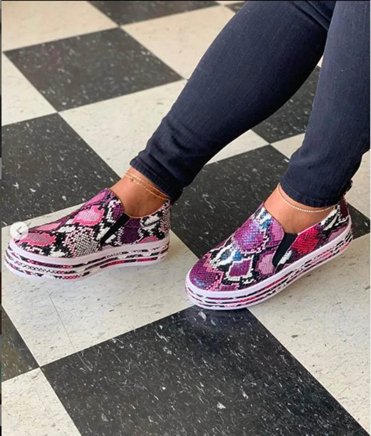 
New Women Flat Vulcanized Shoes Snake Printing PU Leather Sneakers Female Slip On Fashion Platform Woman Shoes Walking Footwear 