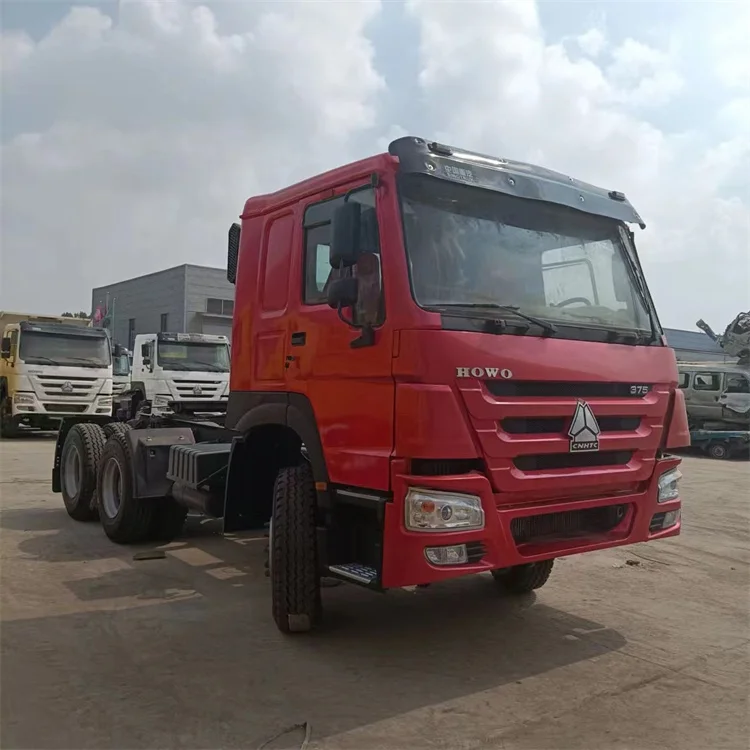 Полноприводный тягач SINOTRUK HOWO 8x8