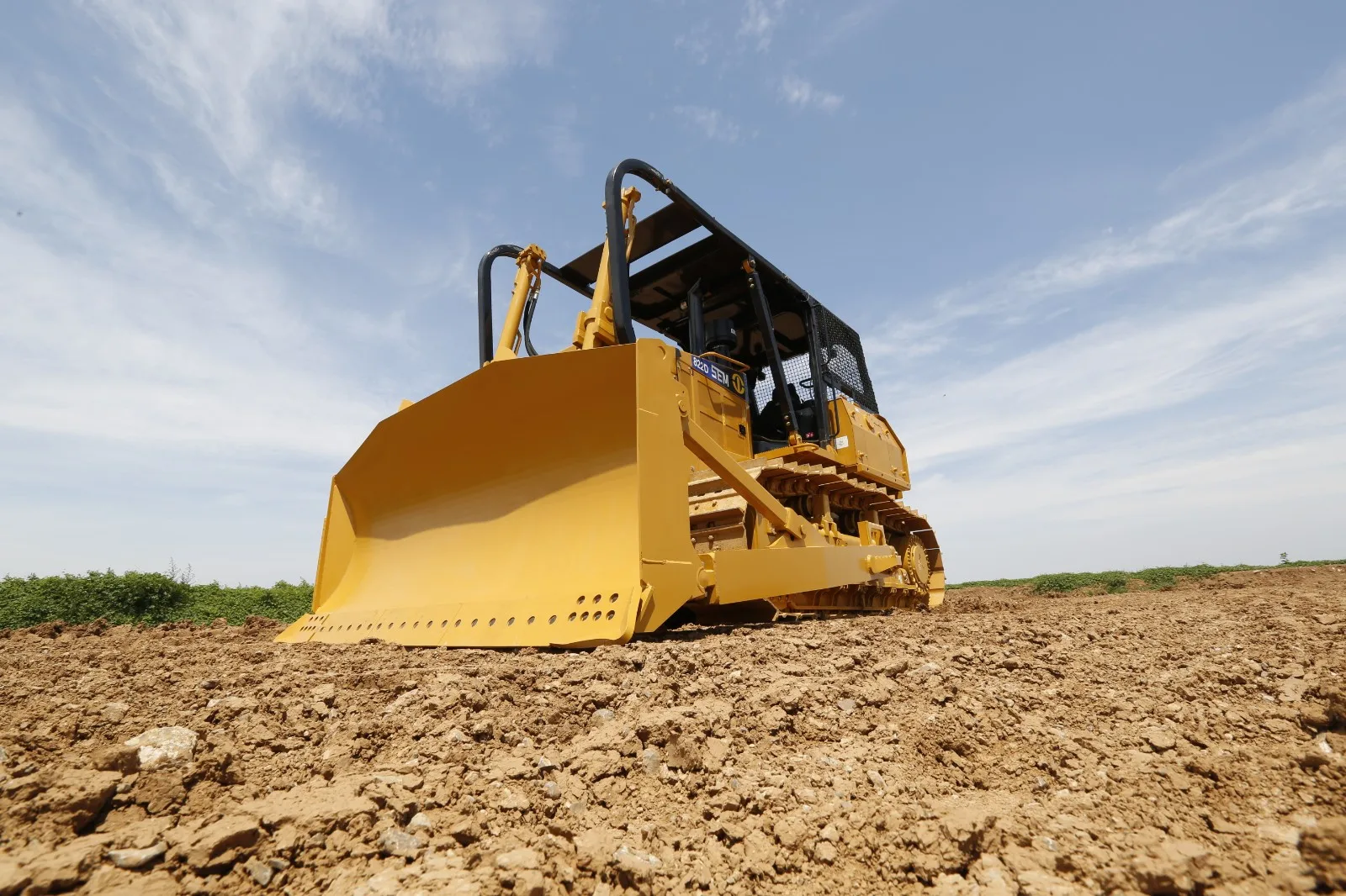 Китай SEM822D 235hp бульдозер с запасными частями дешевая цена для продажи гусеничный