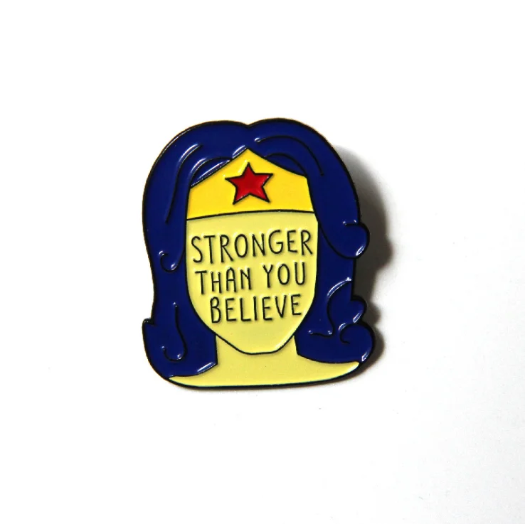 Лидер продаж, значок из фильма, брошь из сплава с надписью Strong Than You Believe, эмалированная заколка чудо-женщины, подарок для женщин и девушек