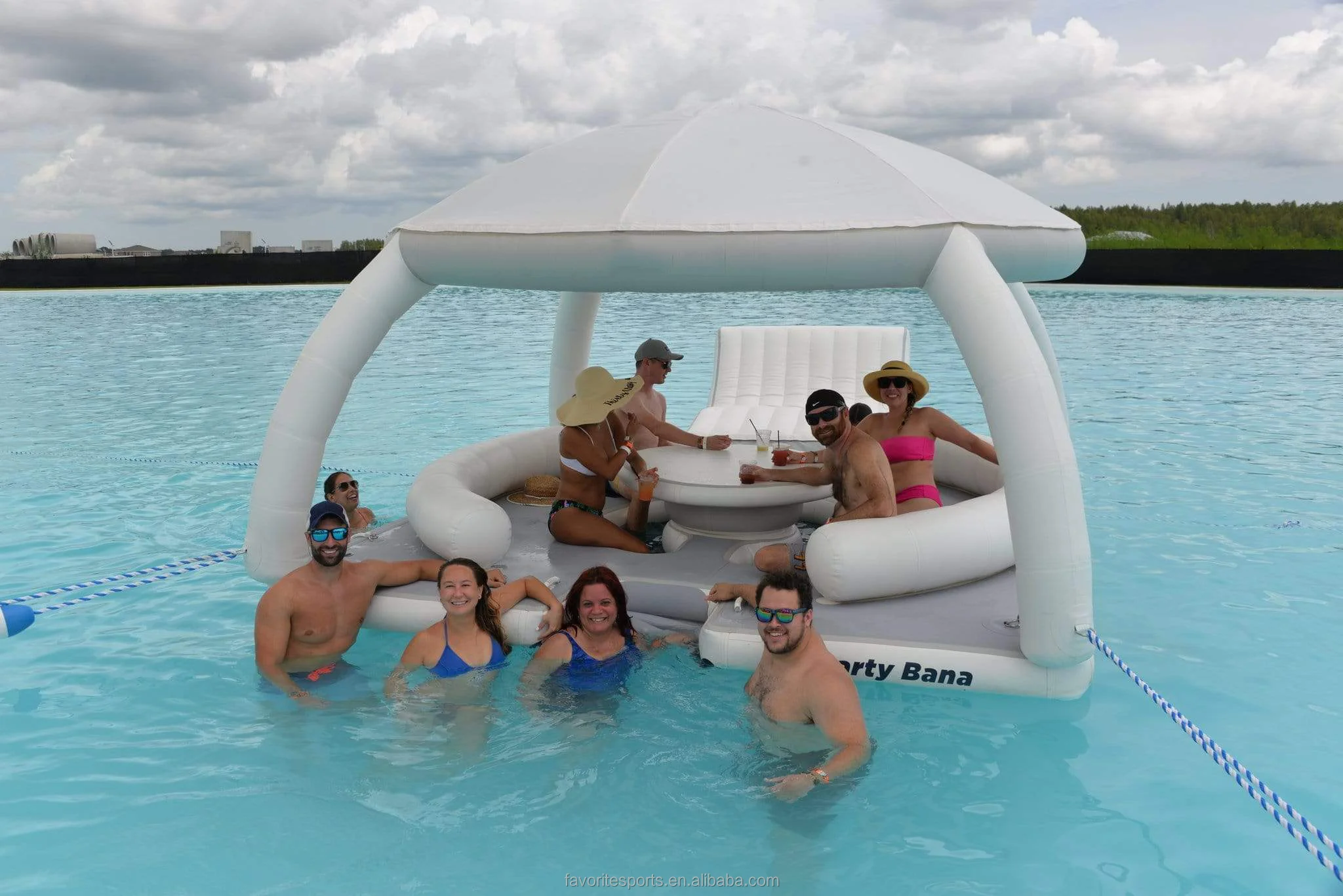 Favorite 2024 Custom Inflatable water game Floating Party Bana Raft Island Platform Dock tent for Sale