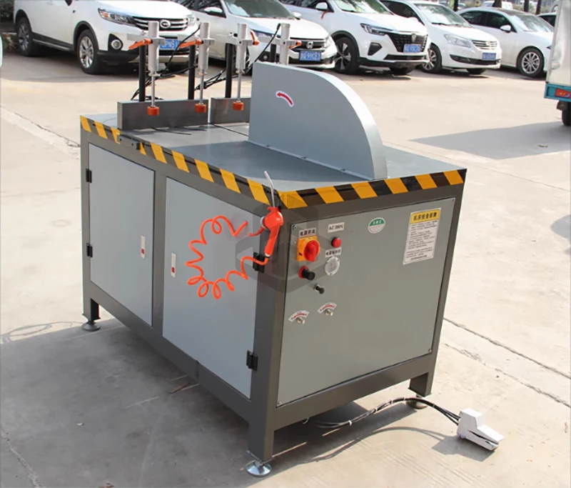 Станок для резки навесных стен большого алюминиевого профиля