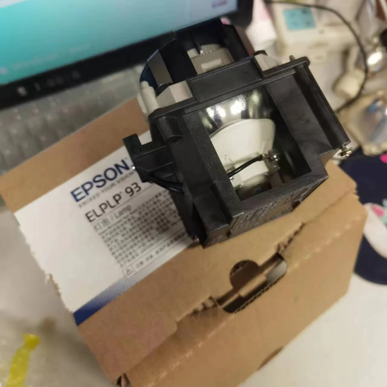 Customize Original Projector Lamp For Epson CB-Z10000U/CB-Z10000UNL/CB-Z9750U Projector Bulb ELPLP82/81