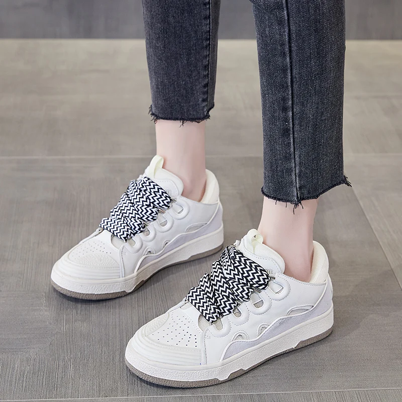 Wholesale latest women sneakers high quality fashion platform sports shoes women ladies stocks white shoes