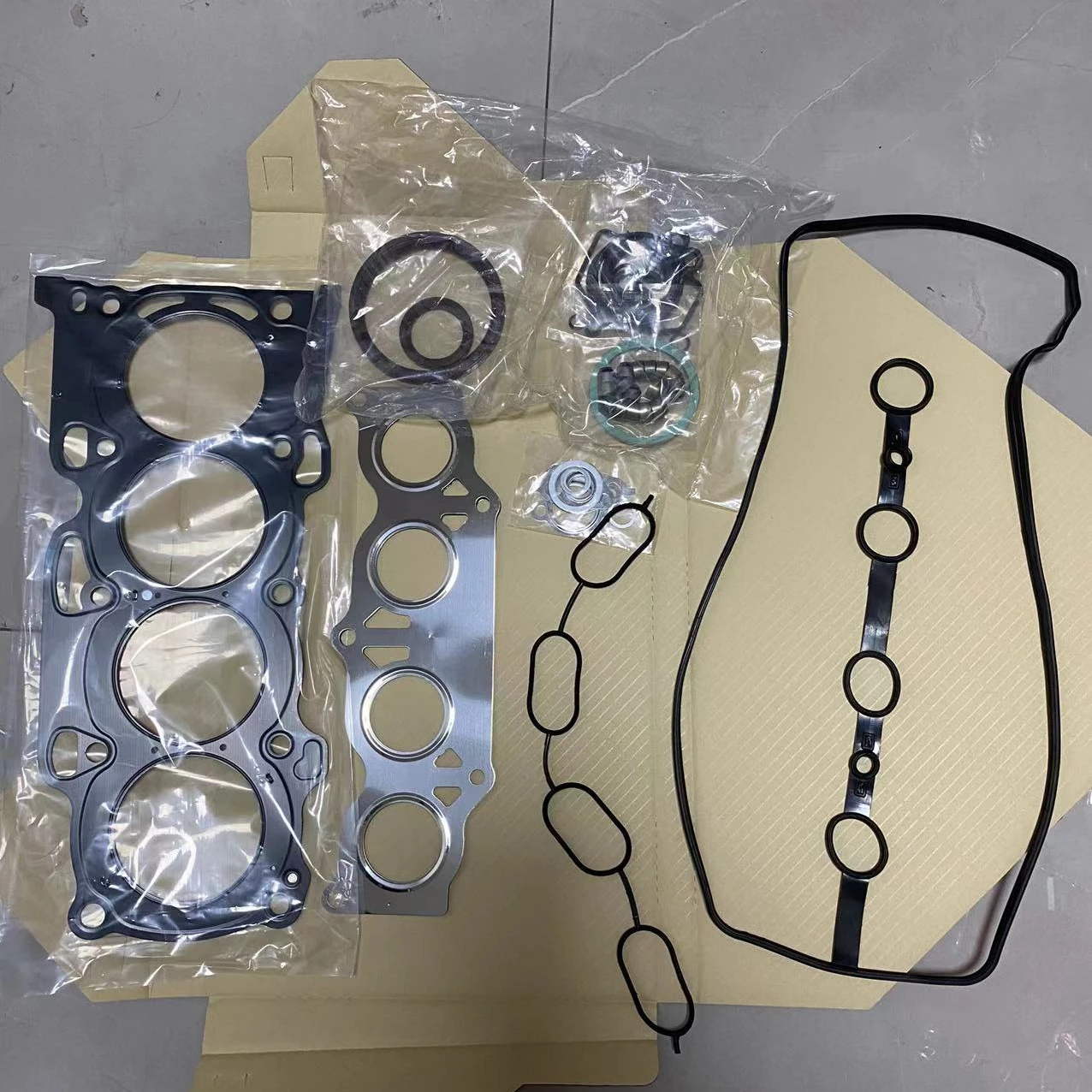 Wholesale automotive parts engine cylinder gasket set 04111-28061