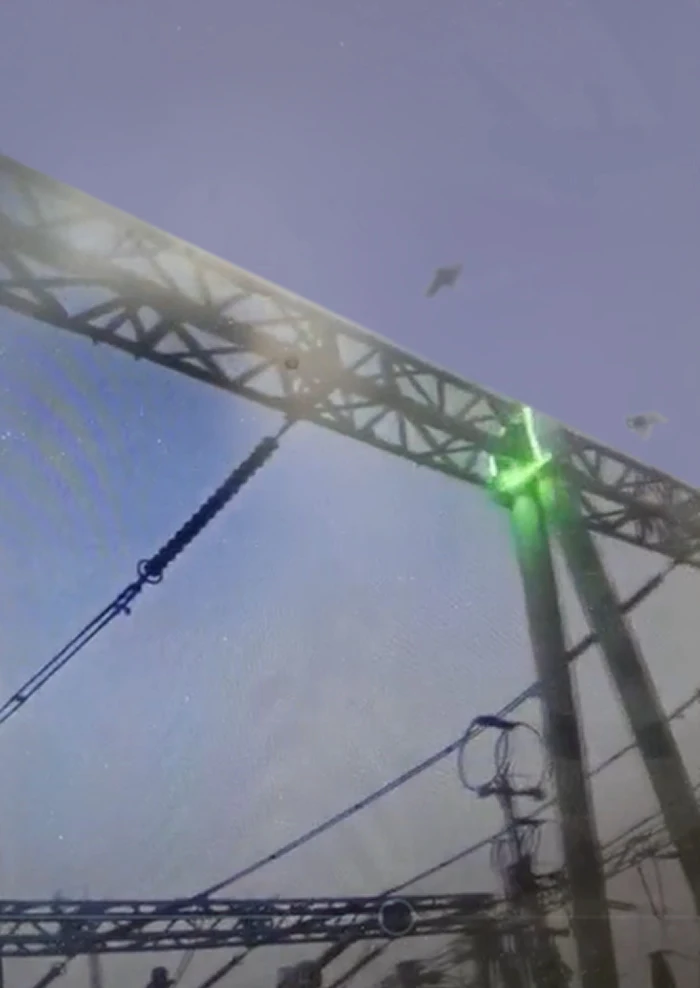 Automated Straigh Line Laser Bird Repellent with Dual Power Solar Auto Switch for Power Substation