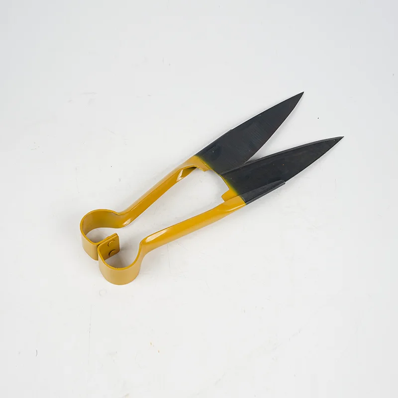 Manual sheeps scissors with strong blades and comfortable handle