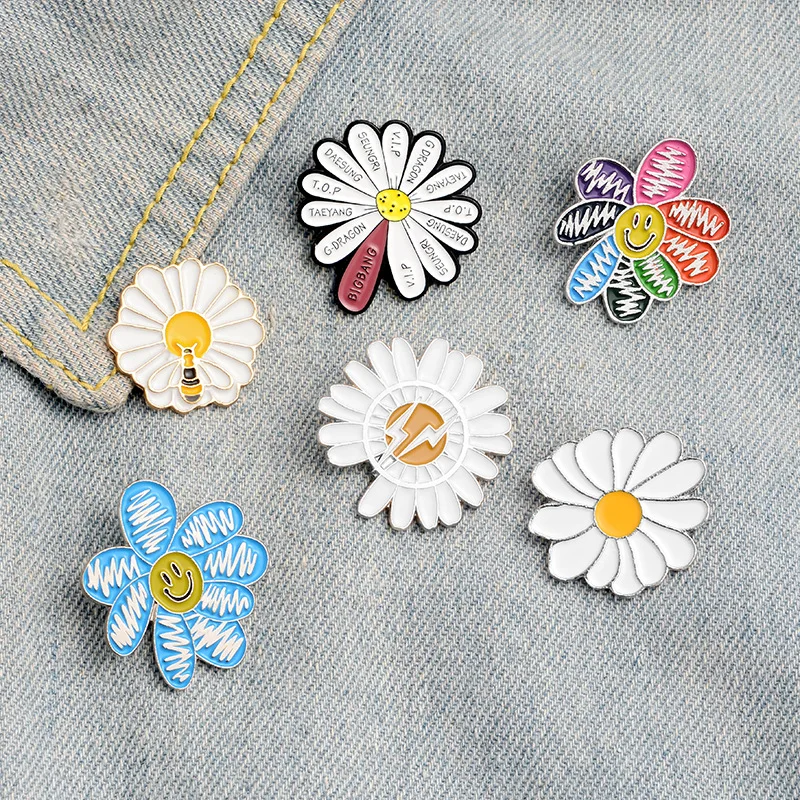 Personality little daisy sun flower brooch for women clothes backpack Lapel pin cool stuff jewelry accessories decoration