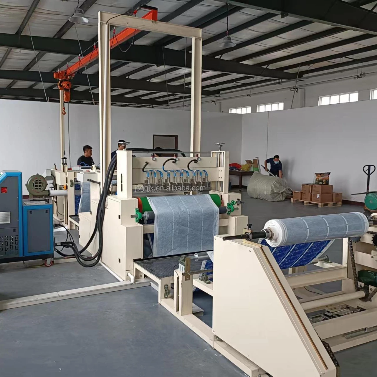 Full Automatic Hot Melt glue spraying Laminating Machine for Hot compress Steam eye mask