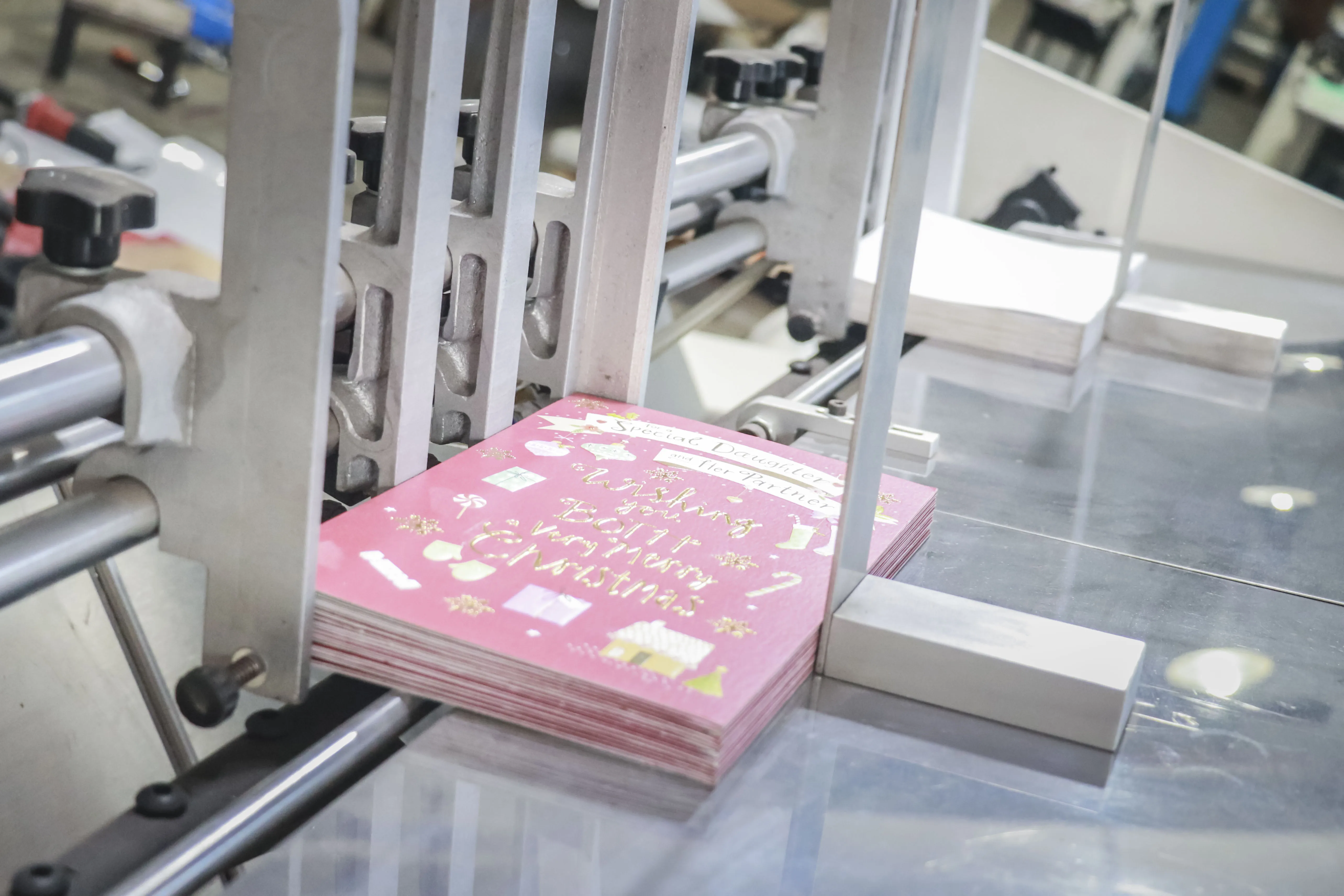 Semi-Automatic End Sheet Lining Page Insert Machine New Home Use Paper Card Sheet Pasting Machine Core Motor Manufacturing Plant