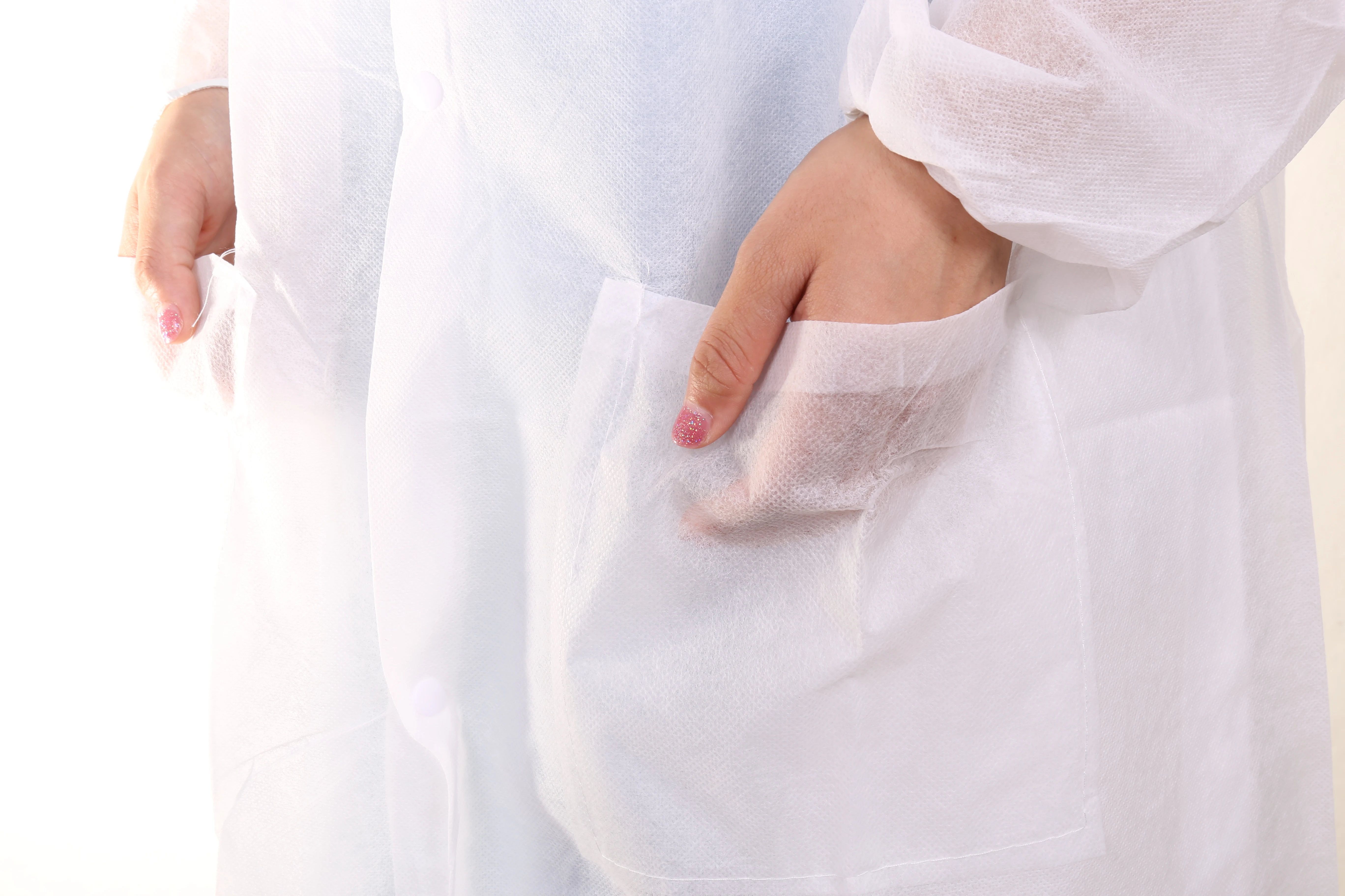 medical cheap disposable doctor lab coats with white color