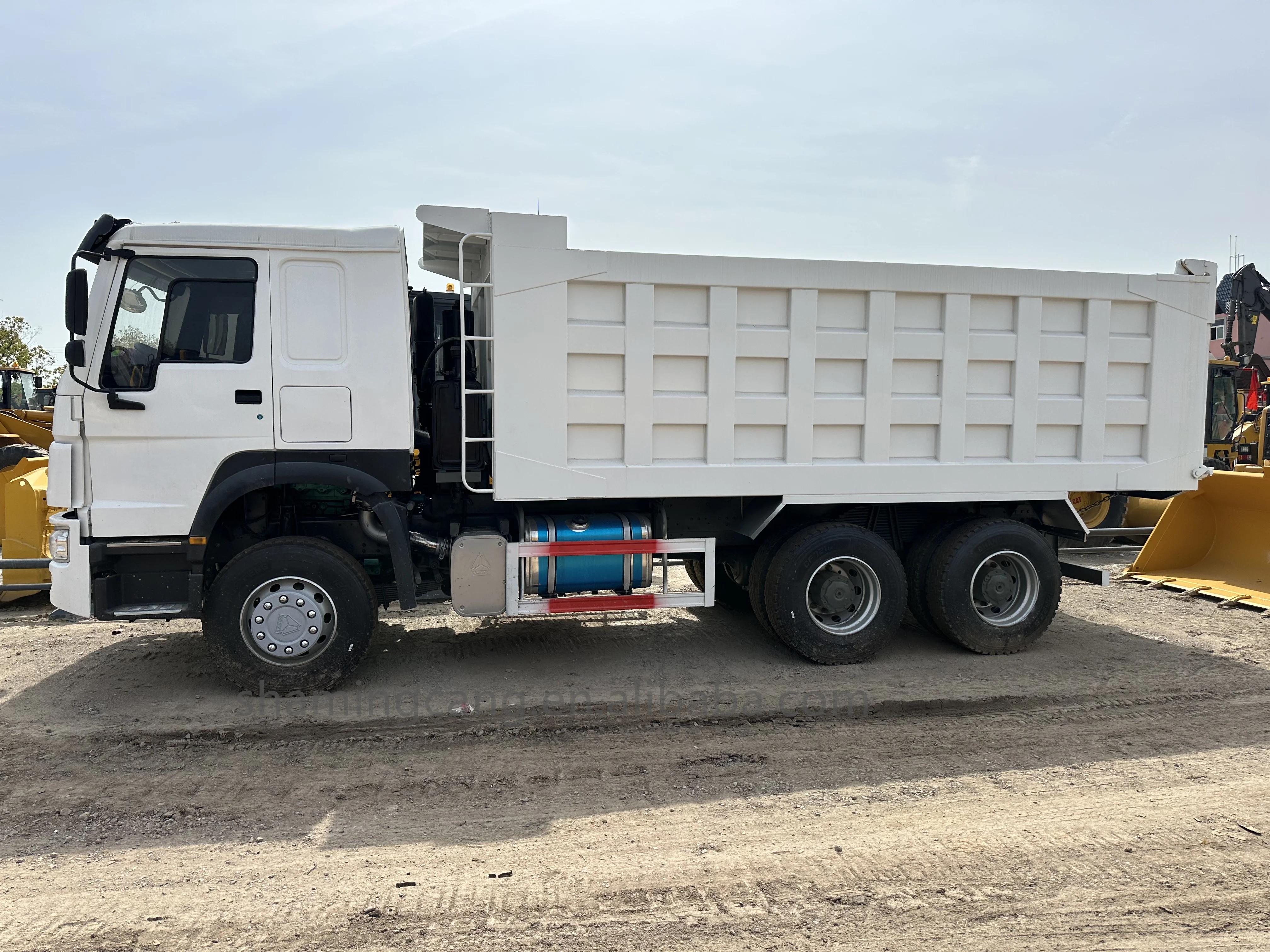HOWO 6*4 и 8*4 371HP-375HP тягач 10 колес 12 б/у самосвал
