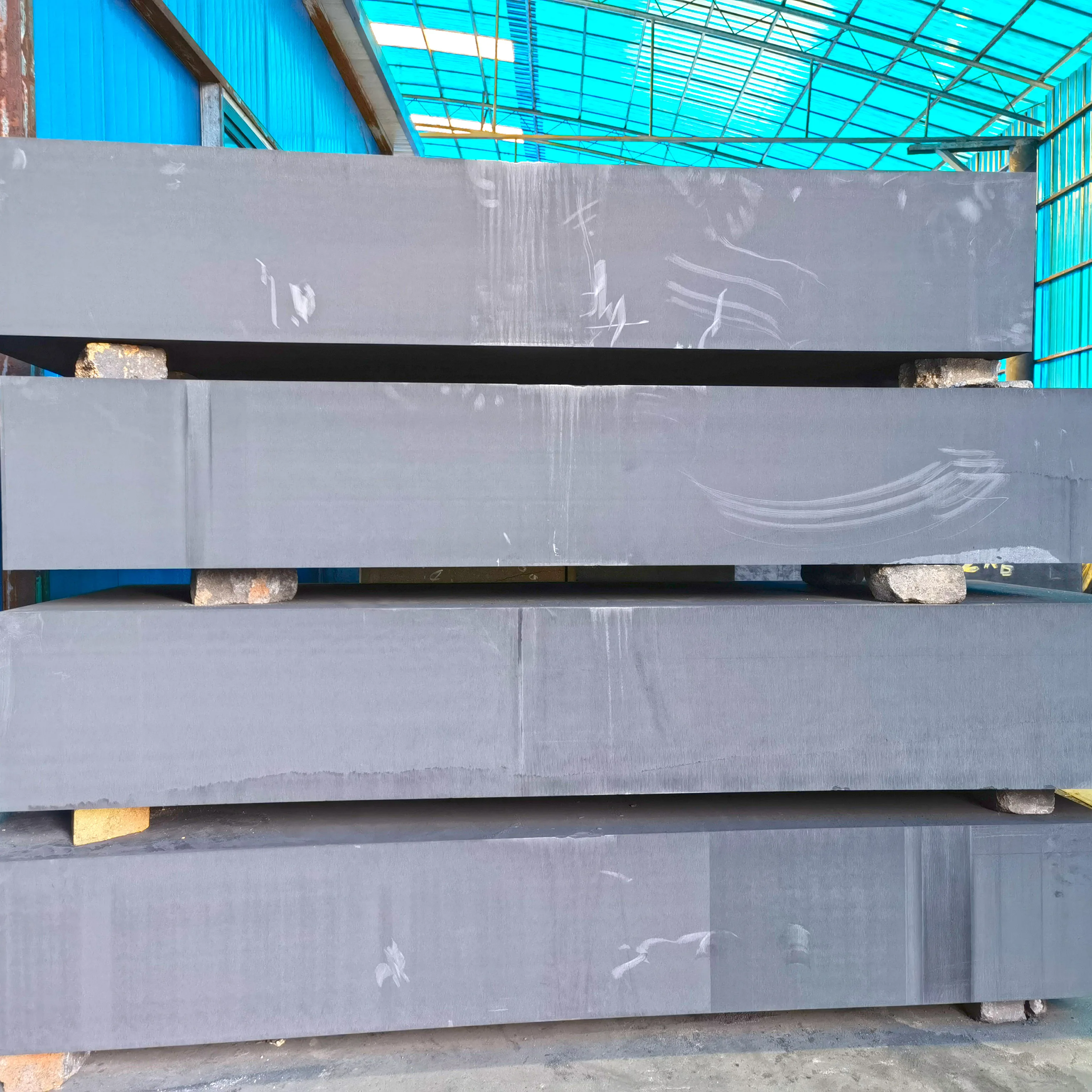 2000*700*300 mm High Density Big Size Isostatic Graphite Block