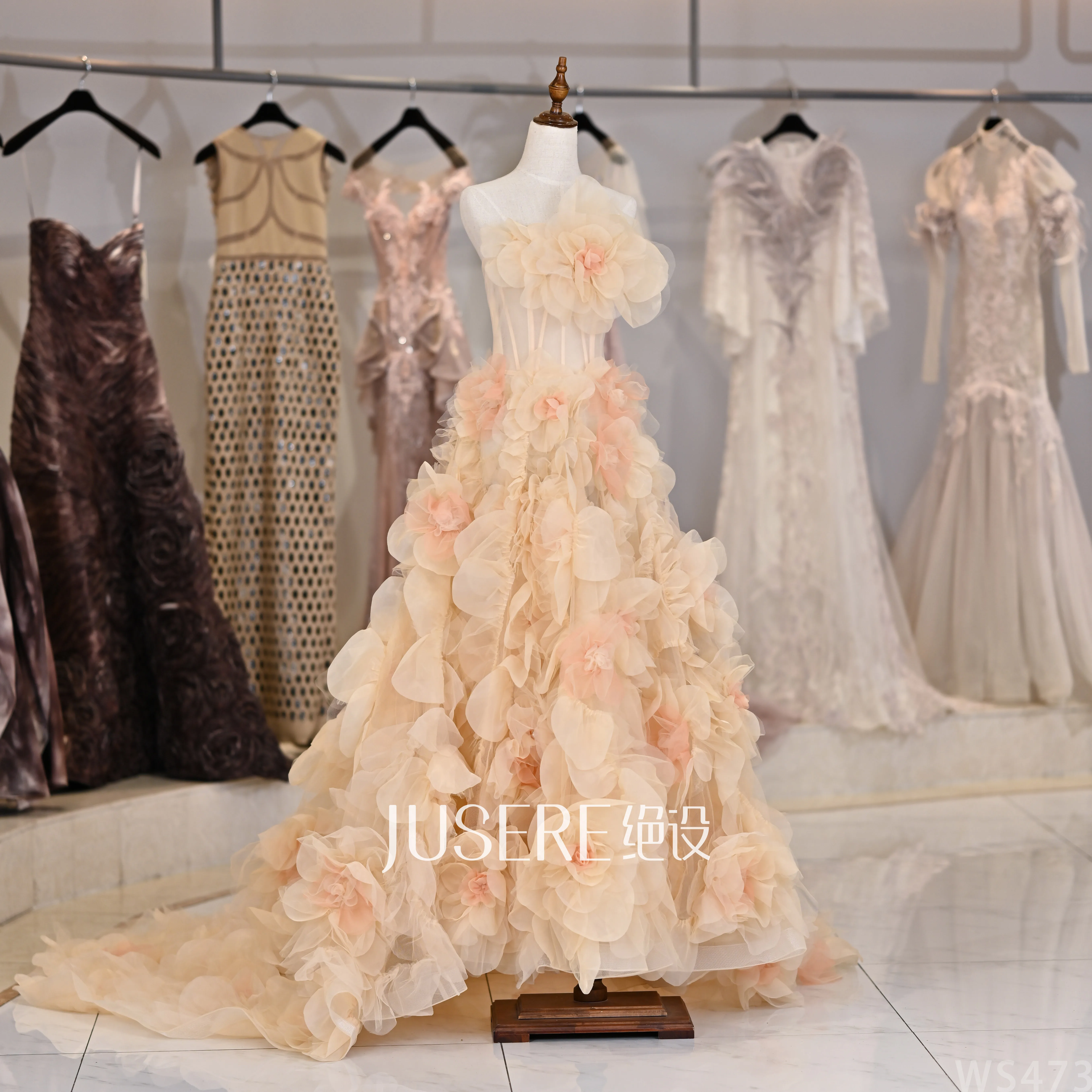 Женское вечернее платье цвета шампанского ТРАПЕЦИЕВИДНОЕ без рукавов с 3d цветами 2022