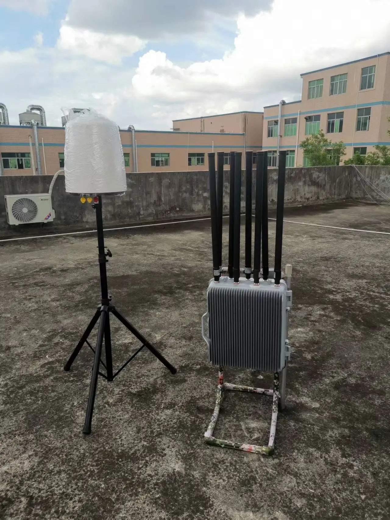 900 1.2G 1.5G 2.4G 5.2G 5.8G 11-17dbi  Spiral Antenna For Anti Drone