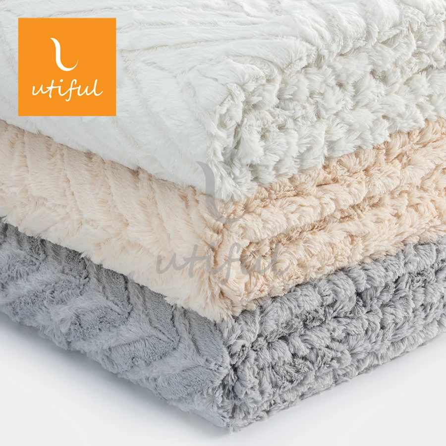 Custom premium oversize polyester herringbone brushed white PV faux fur mink velvet reversible throw blanket