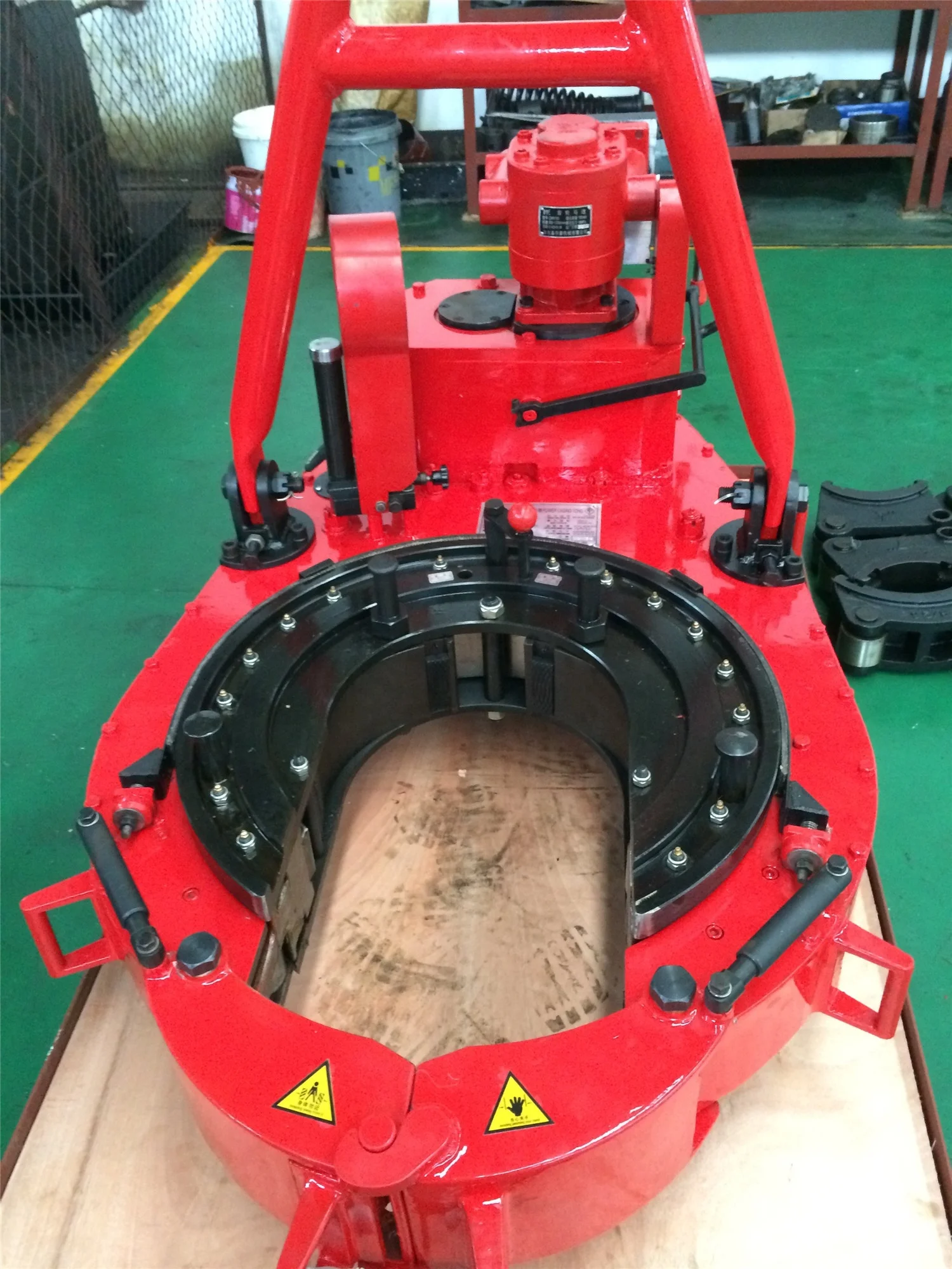 Hot Sale API Well Drilling Hydraulic XQ140/12Y/A XQ140/20 Power Tubing Tongs