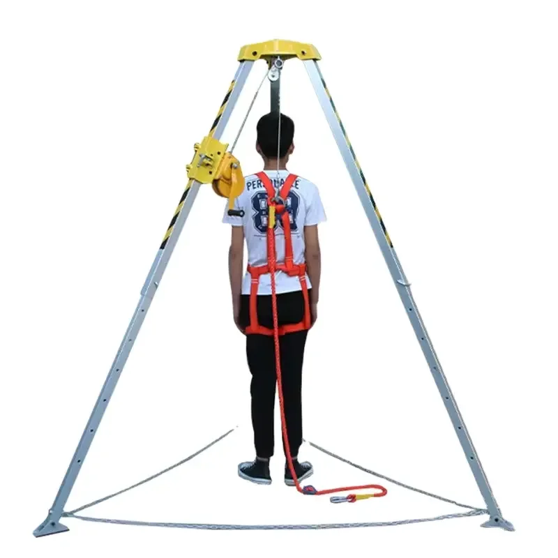 Для пожаротушения производитель поставляет аварийно-спасательный штатив большого количества из алюминиевого сплава